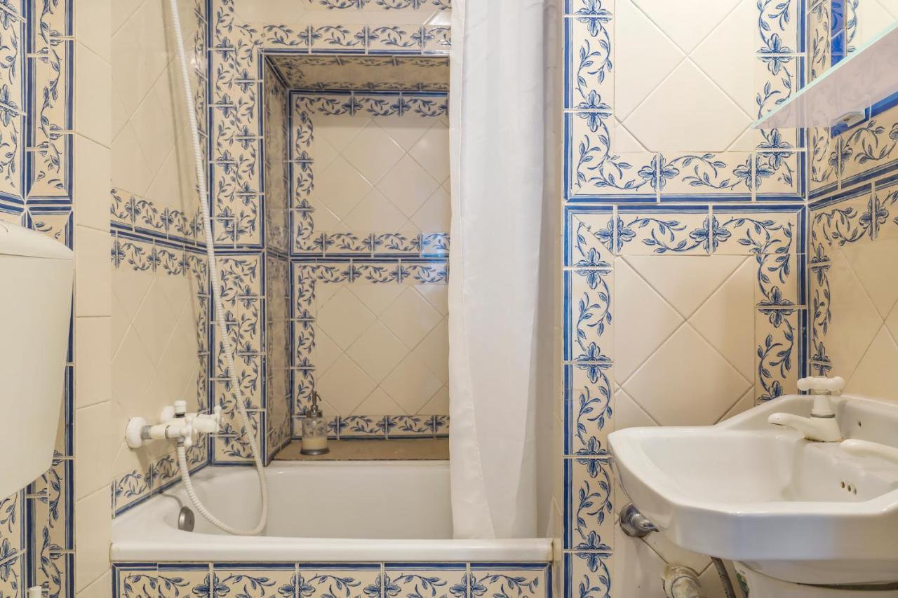 Apartment Romantic + Tejo River View Lisbon
