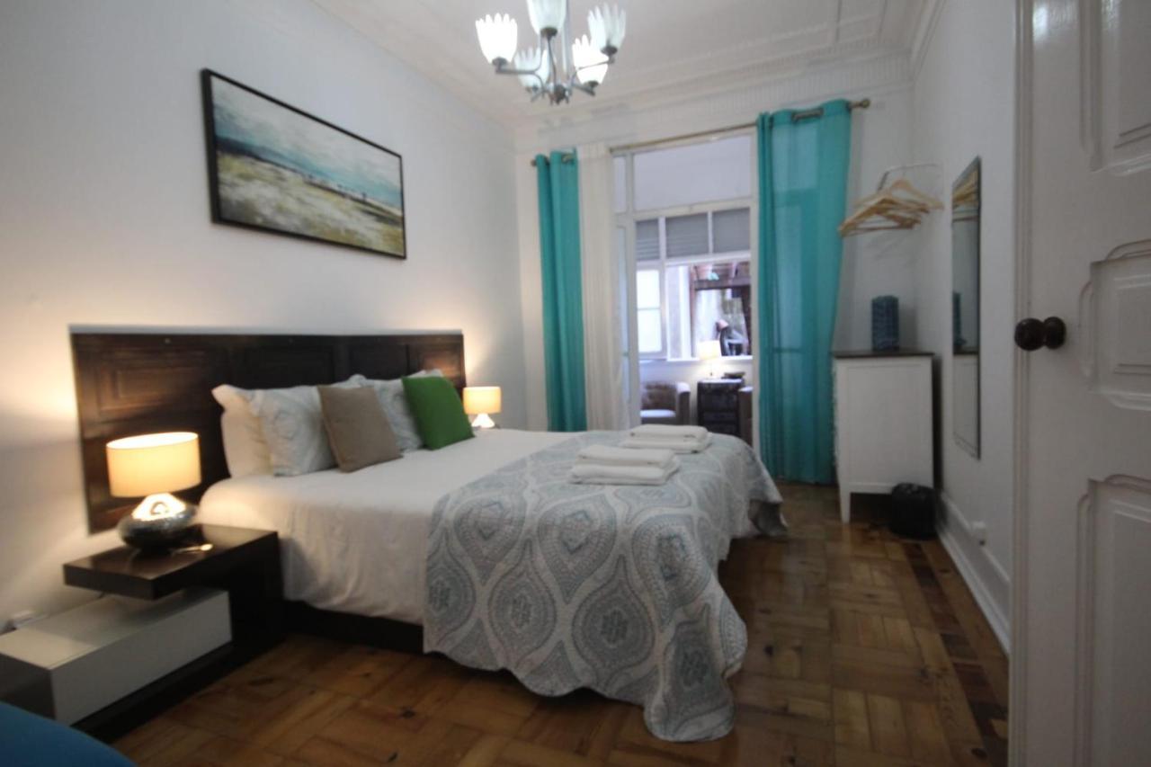 Ocean M1 R4 - Large Double With Shared Bathroom In Center Lissabon