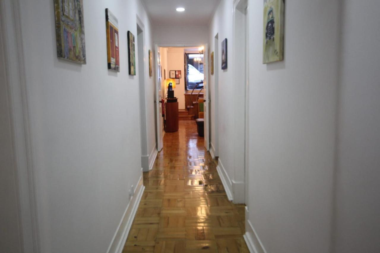 Guest house Bordeaux M1 R3 - & Comfortable Double With Private Patio & Shared Bathroom