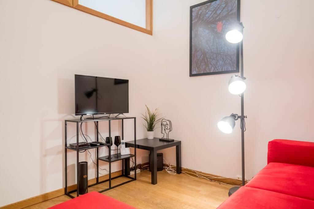 Appartement Beautiful Near The Center Of *