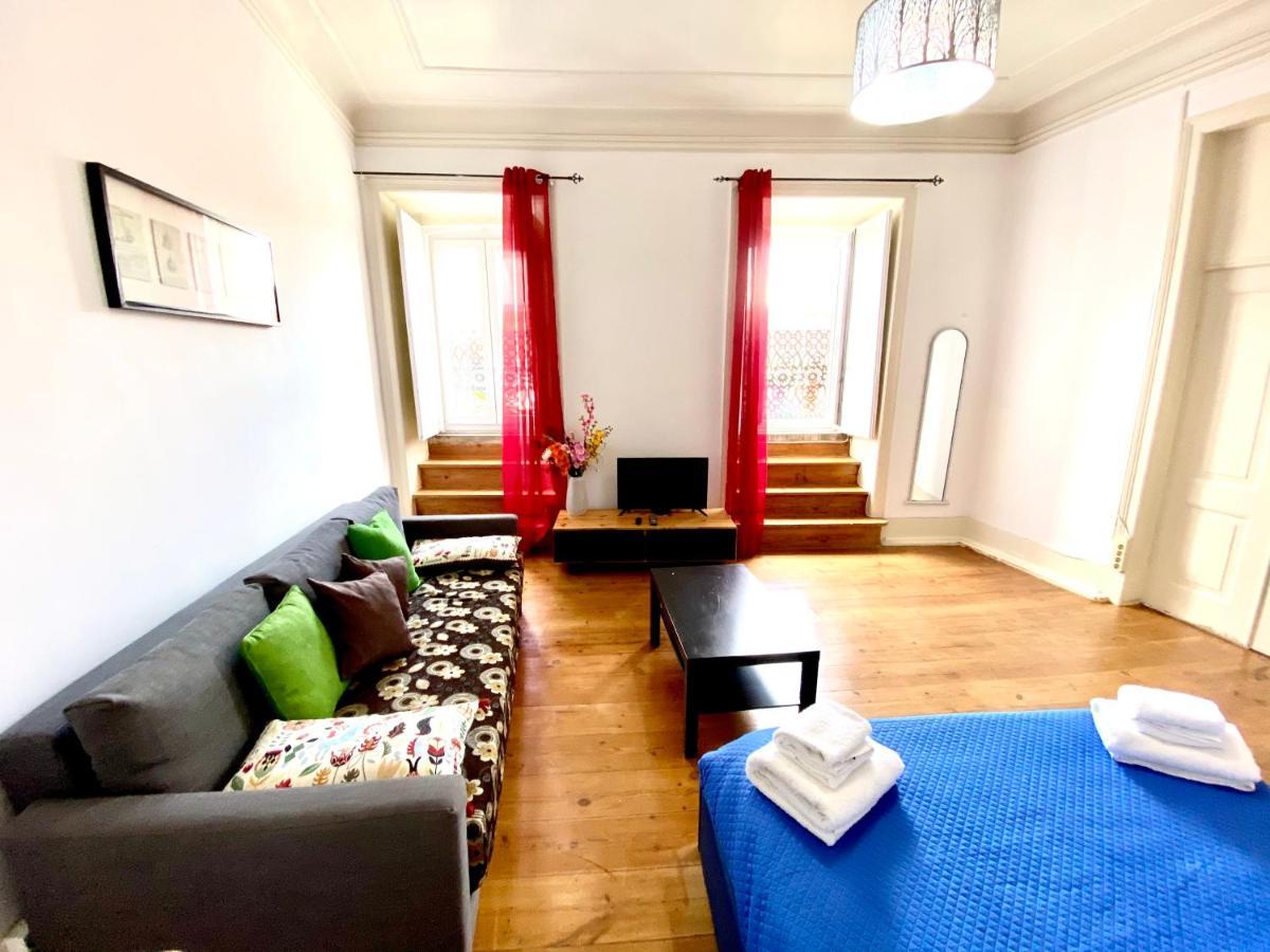 Classic Chiado 1 - With Shared Bathroom Gasthof *
