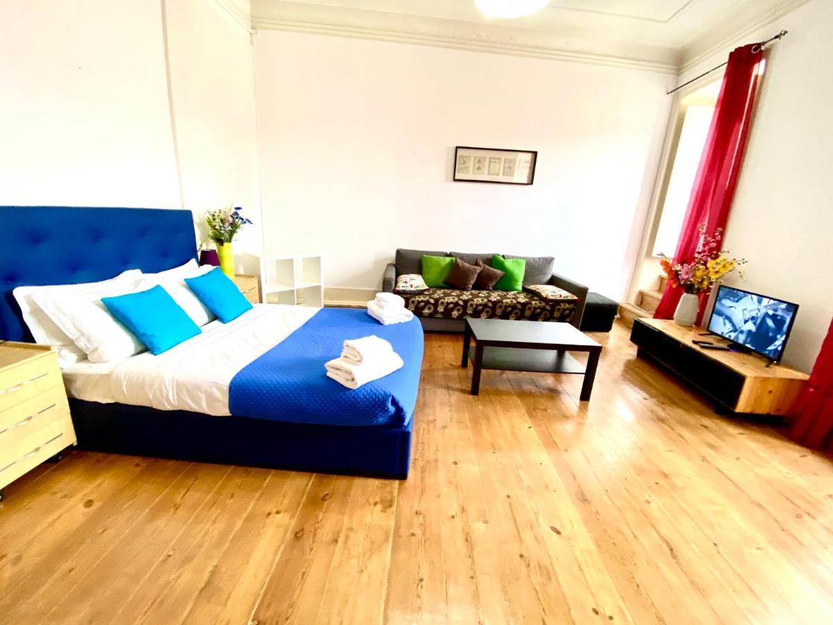 Classic Chiado 1 - With Shared Bathroom Gasthof *