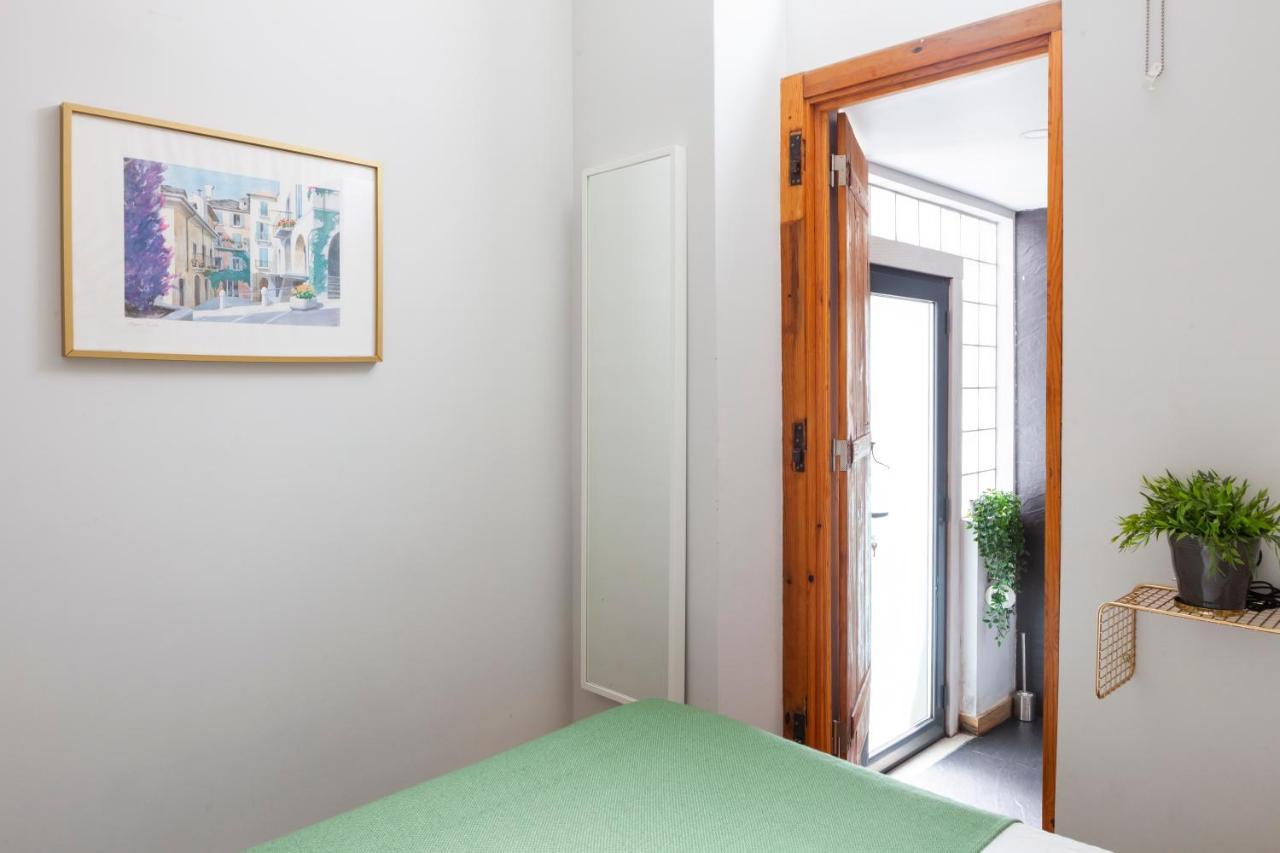 Alfama Terrace With Authentic Xviii Tiles And Historic Notes 3 Bedrooms & 2 Bathrooms Ac Appartement Lisboa