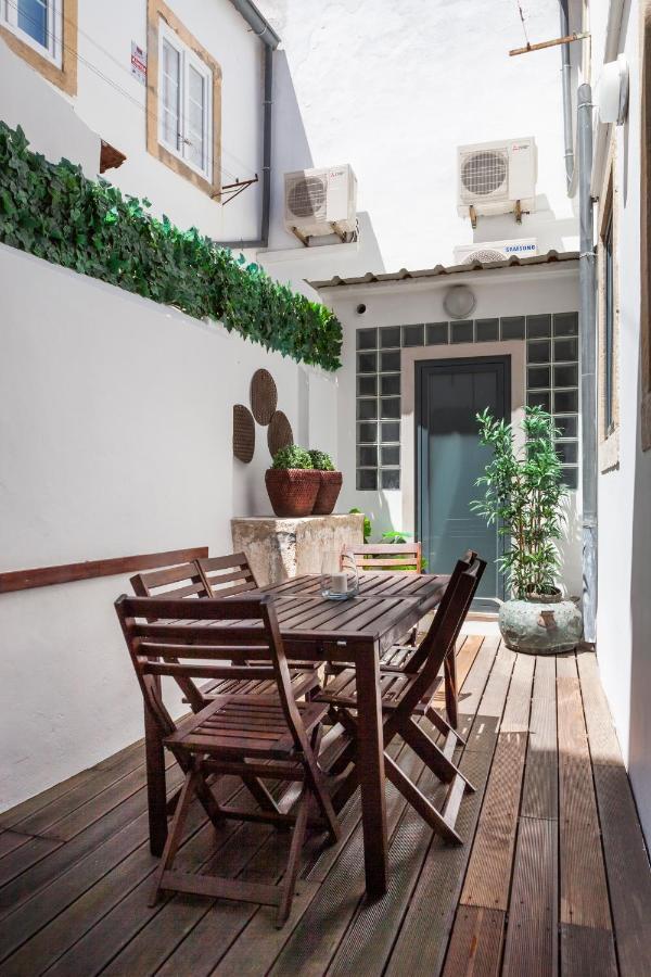 Alfama Terrace With Authentic Xviii Tiles And Historic Notes 3 Bedrooms & 2 Bathrooms Ac Appartement