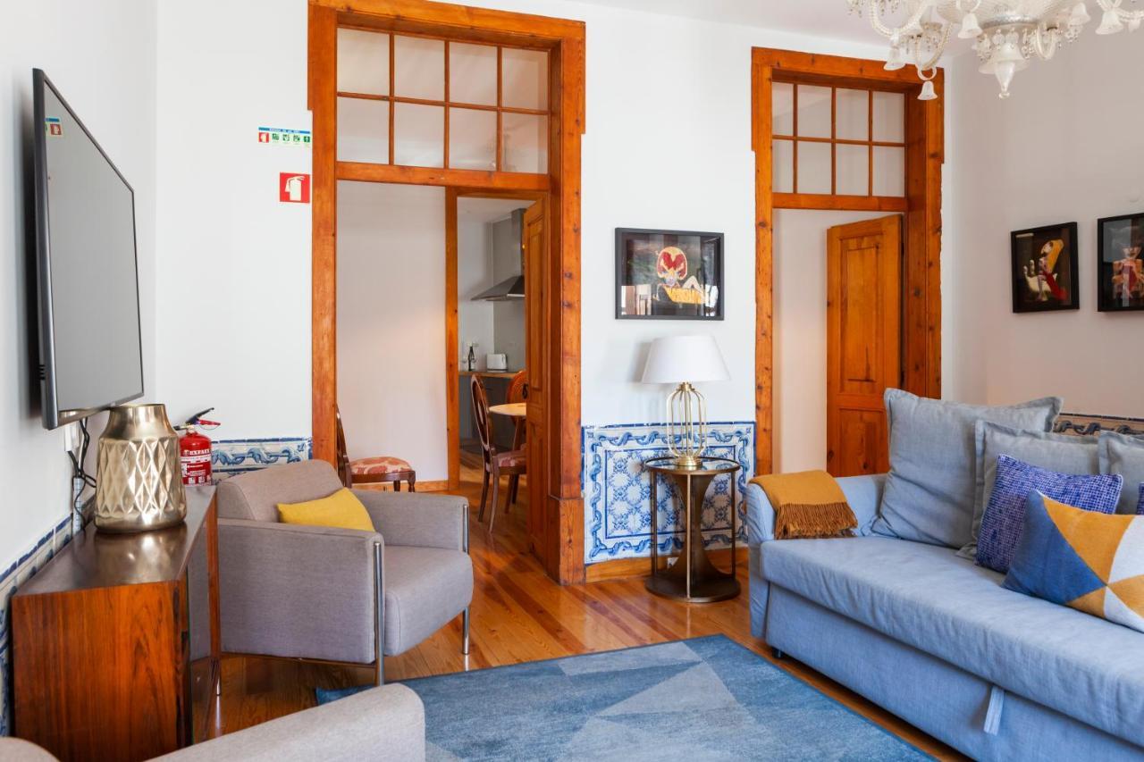 Alfama Terrace With Authentic Xviii Tiles And Historic Notes 3 Bedrooms & 2 Bathrooms Ac * Lisboa