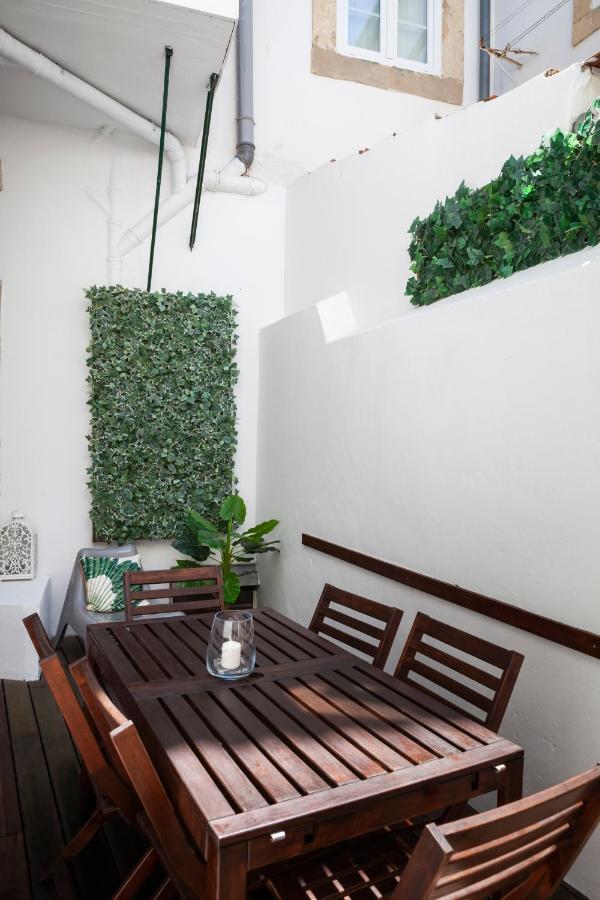 Alfama Terrace With Authentic Xviii Tiles And Historic Notes 3 Bedrooms & 2 Bathrooms Ac Appartement *
