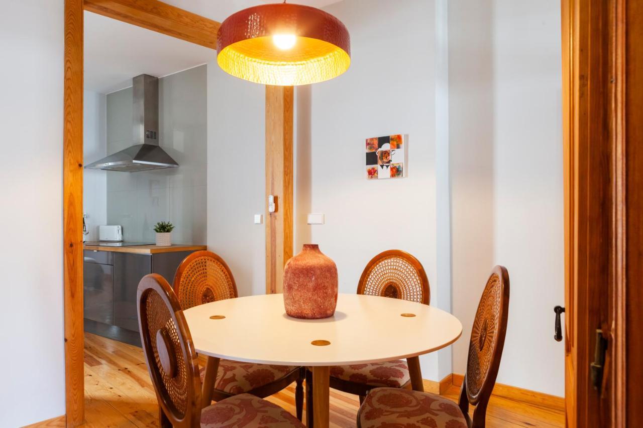 Alfama Terrace With Authentic Xviii Tiles And Historic Notes 3 Bedrooms & 2 Bathrooms Ac Appartement