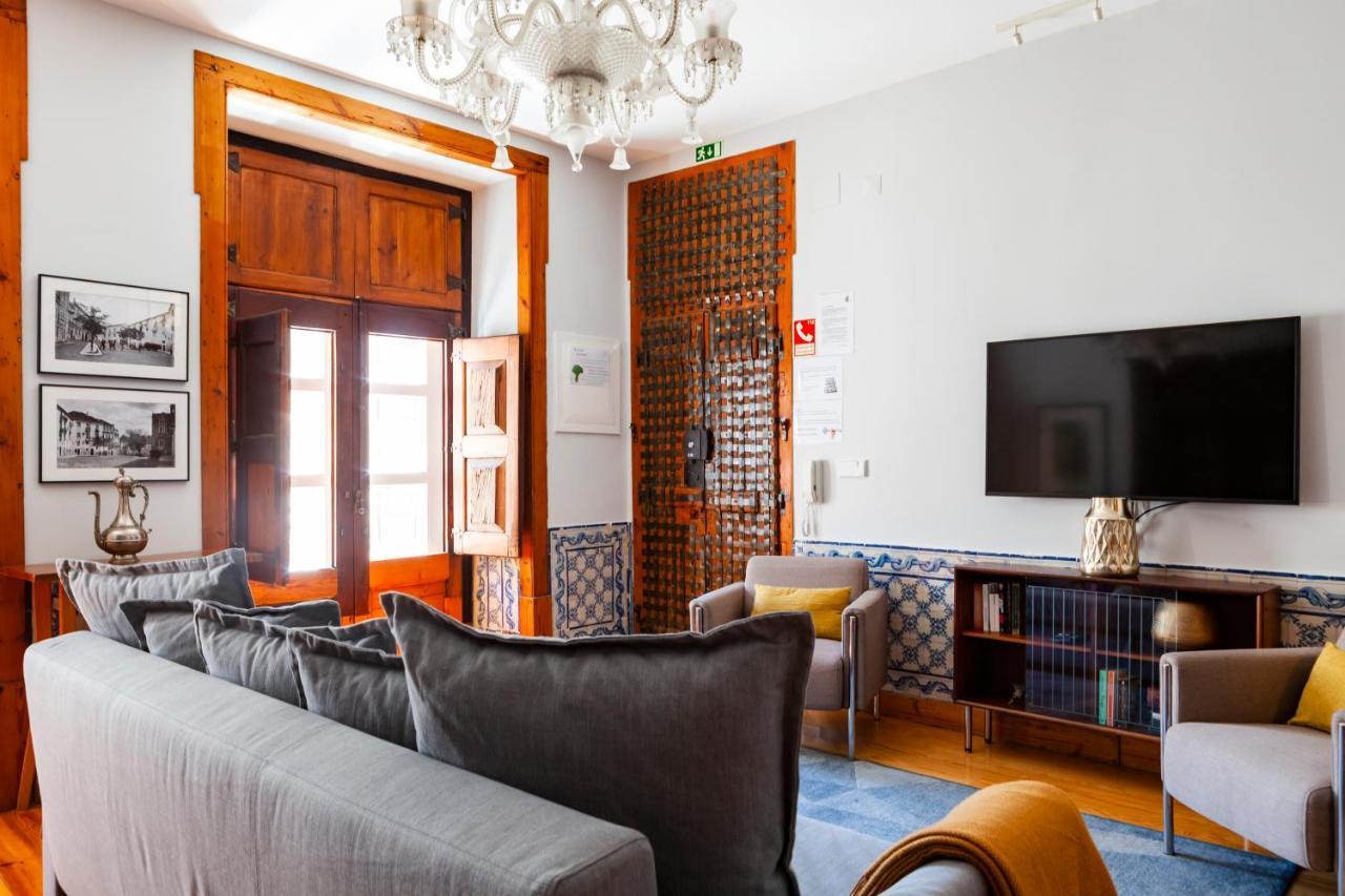 Alfama Terrace With Authentic Xviii Tiles And Historic Notes 3 Bedrooms & 2 Bathrooms Ac Appartement *