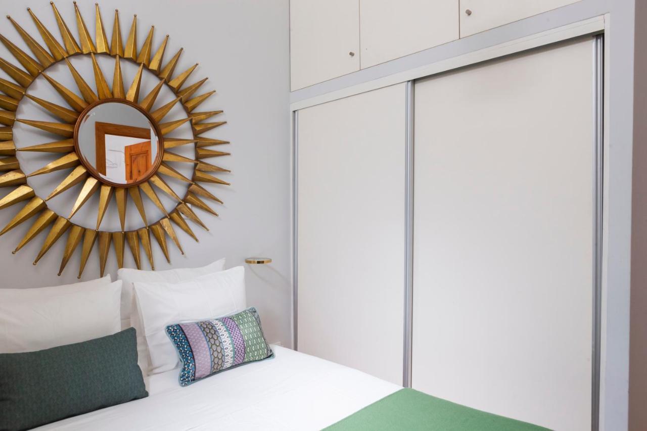 Appartement Alfama Terrace With Authentic Xviii Tiles And Historic Notes 3 Bedrooms & 2 Bathrooms Ac Lisboa