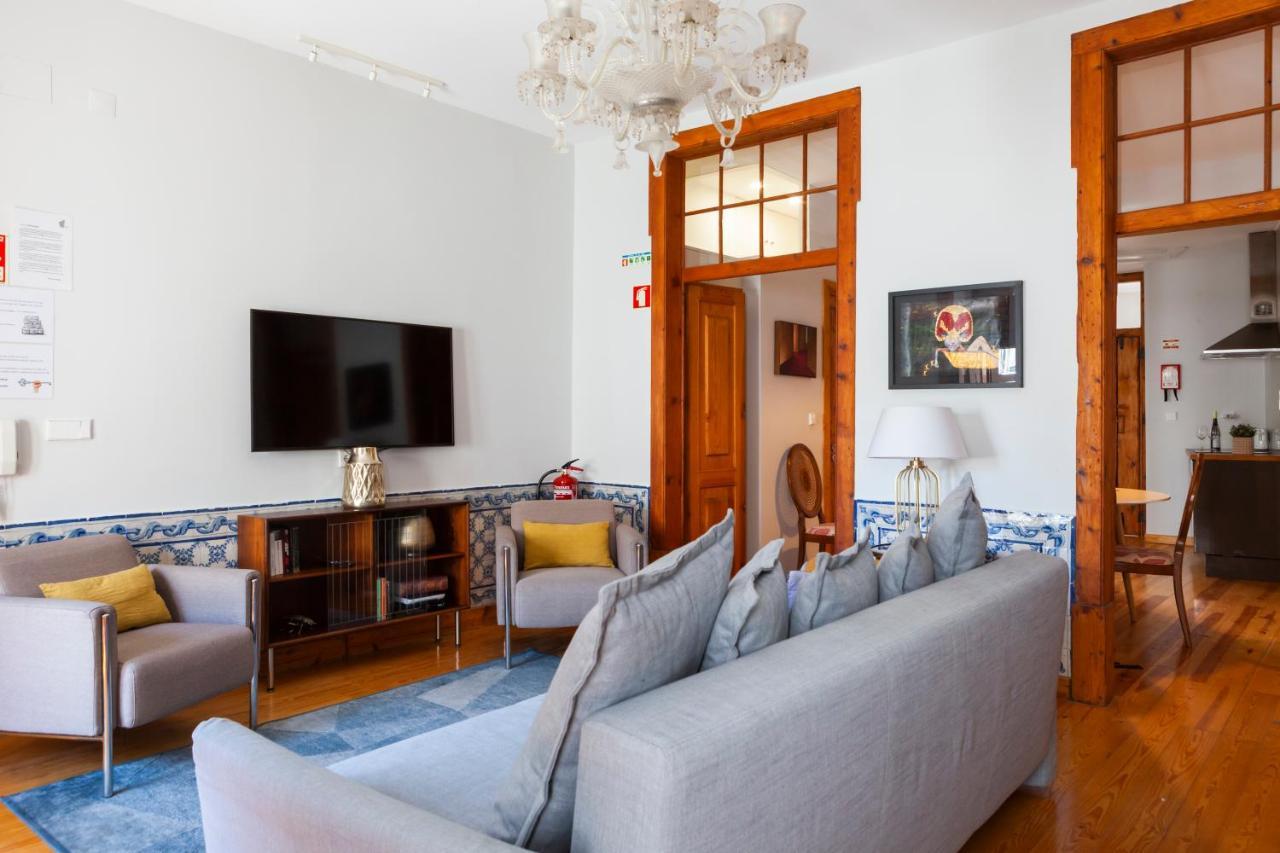 Alfama Terrace With Authentic Xviii Tiles And Historic Notes 3 Bedrooms & 2 Bathrooms Ac Appartement