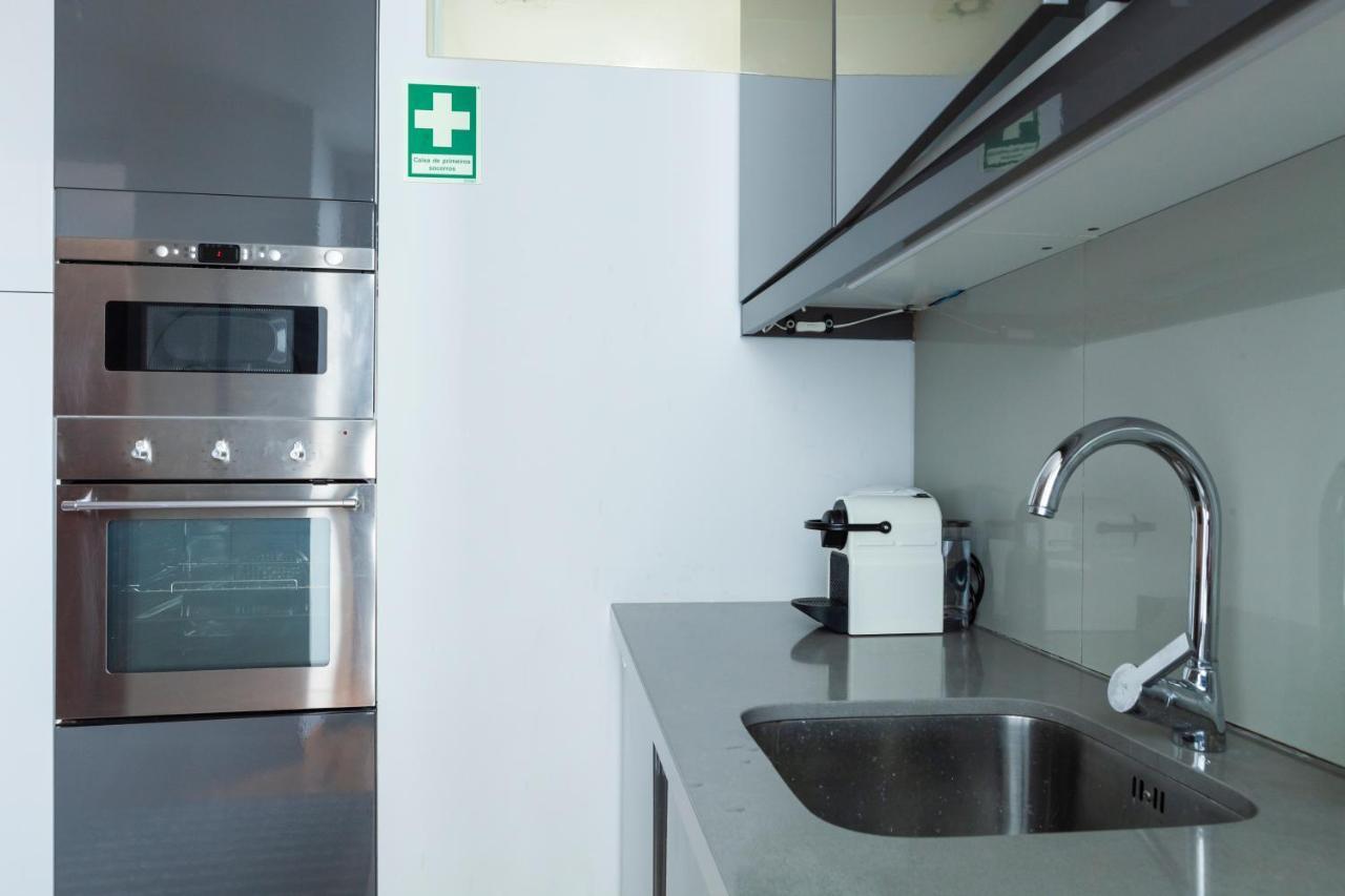 Appartement Alfama Terrace With Authentic Xviii Tiles And Historic Notes 3 Bedrooms & 2 Bathrooms Ac