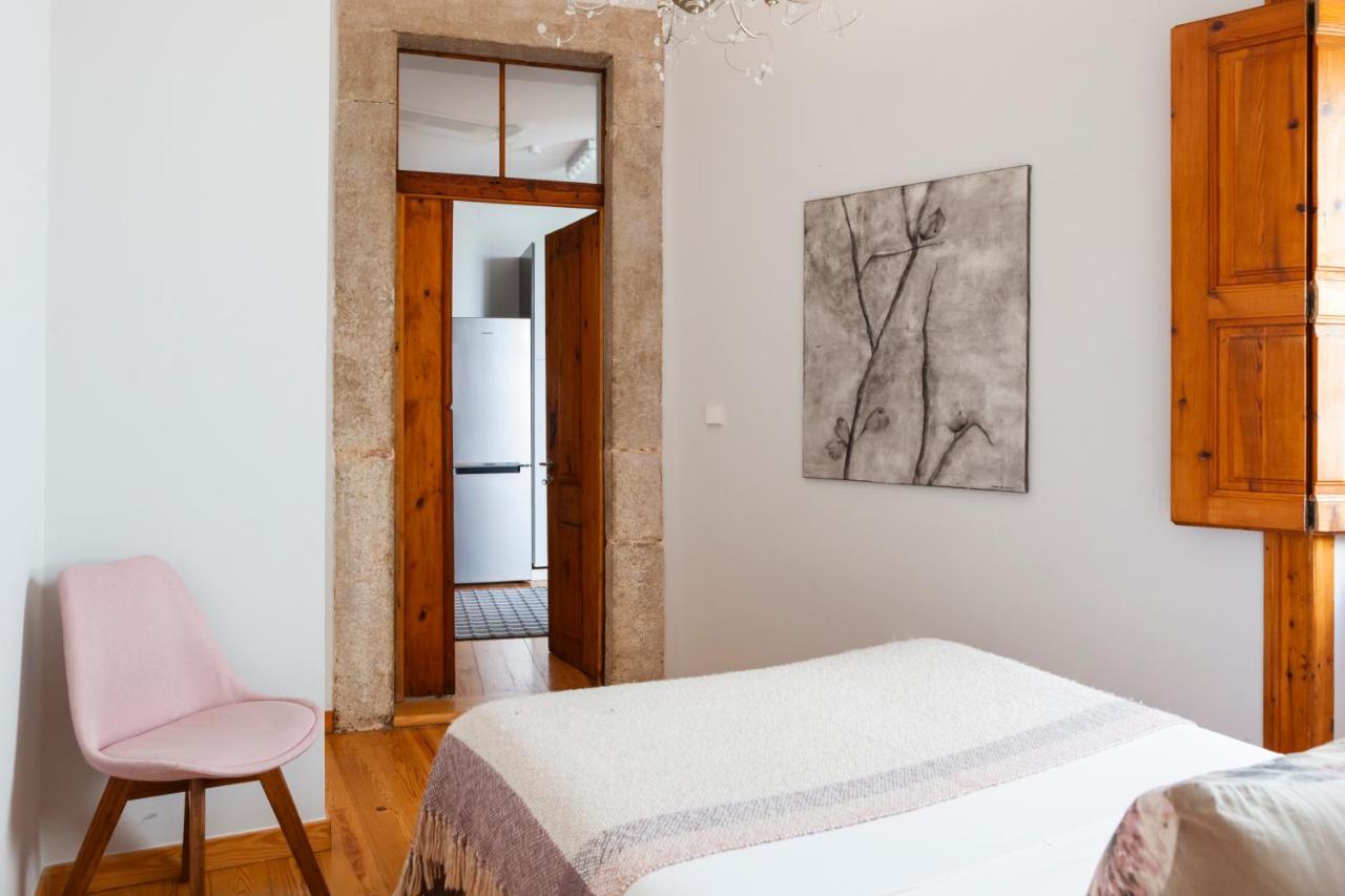 Appartement Alfama Terrace With Authentic Xviii Tiles And Historic Notes 3 Bedrooms & 2 Bathrooms Ac *