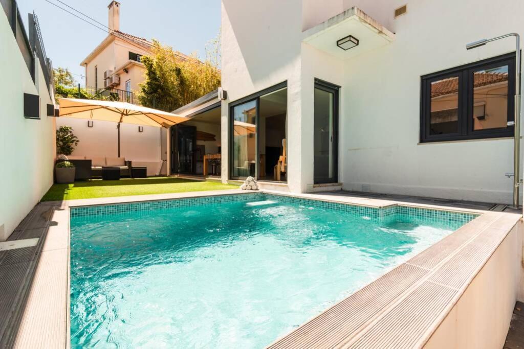 Luxury With A Pool In The - No Parties Allowed * Lissabon