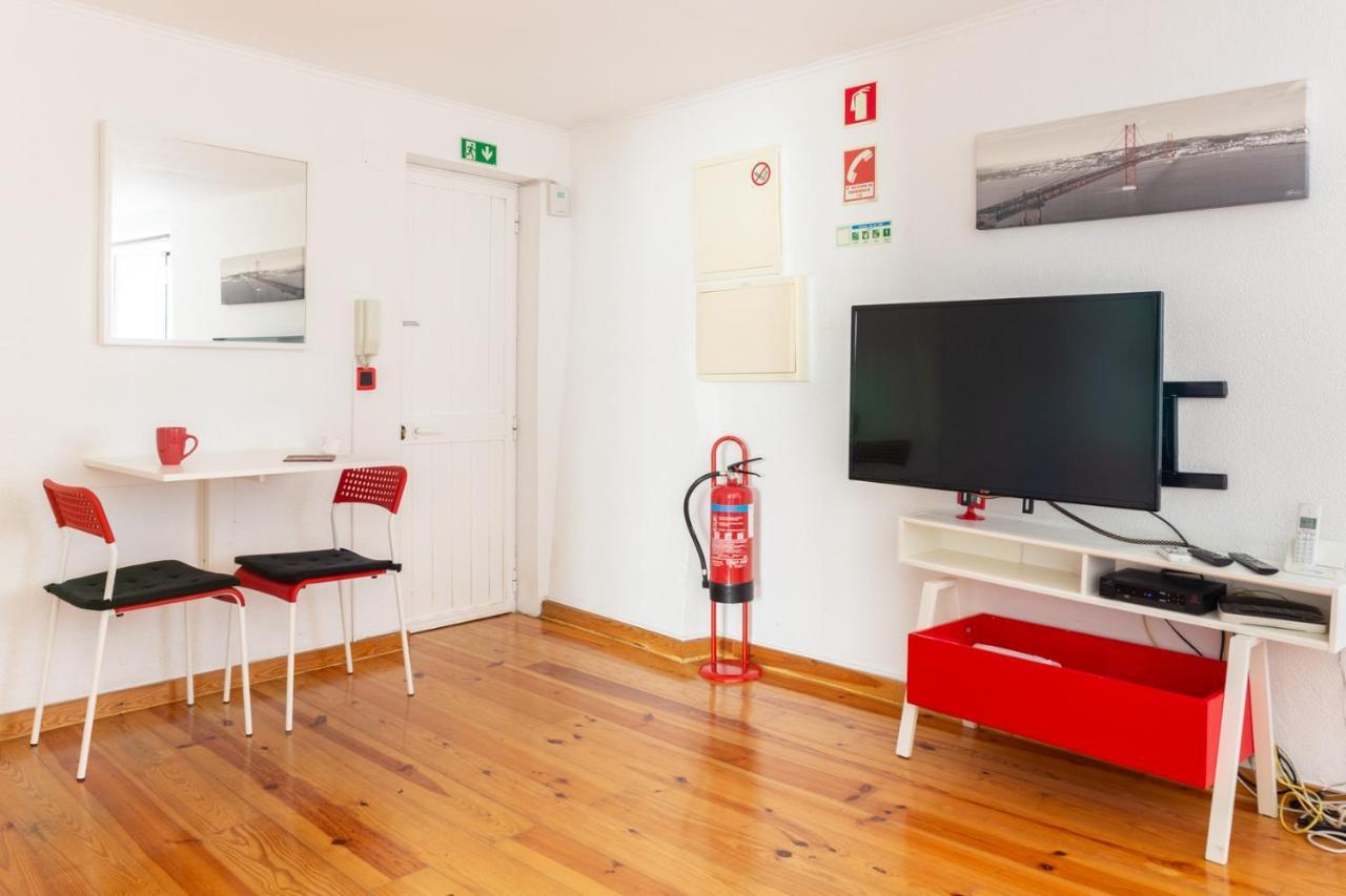 In The Heart Of Alfama! Super Central! Lissabon