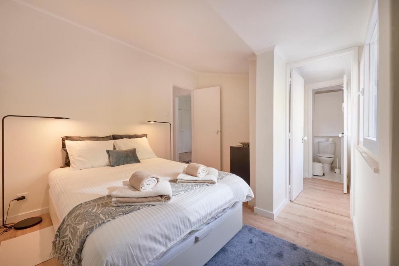 Fantastic With Balcony In Bica Apartamento