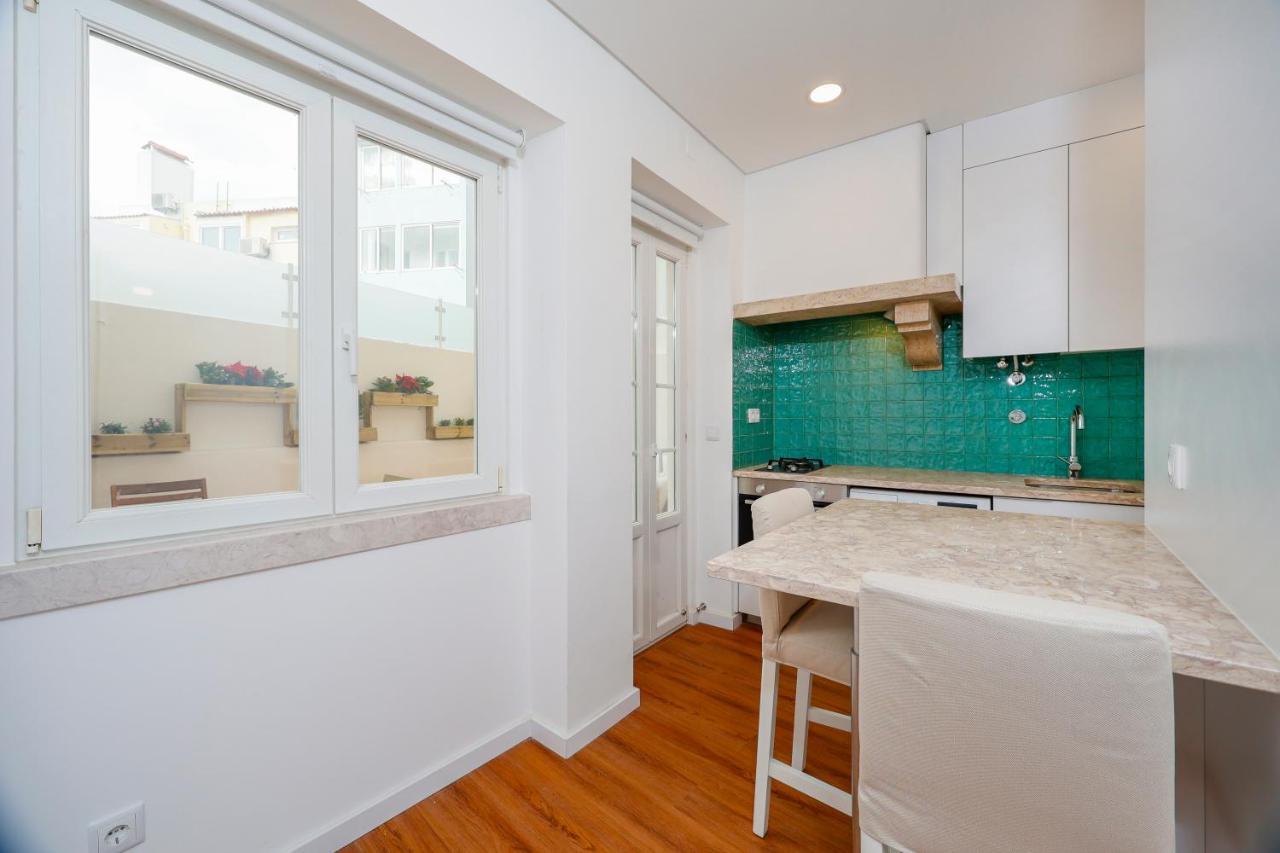 7ti7 Telhal With A Lovely Backyard Apartment Lisbon
