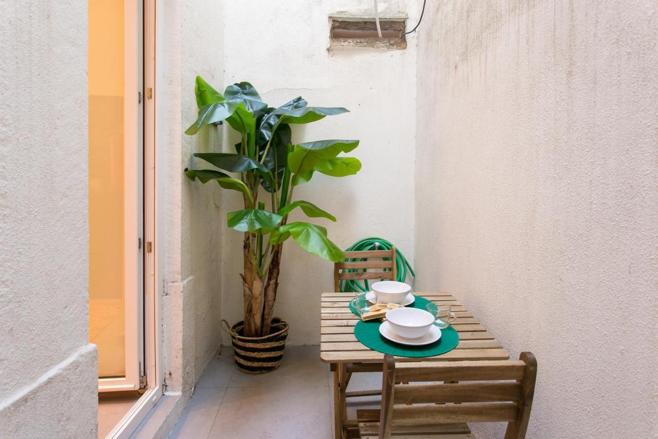 Apartment Beautiful House With Patio In Heart! Lissabon