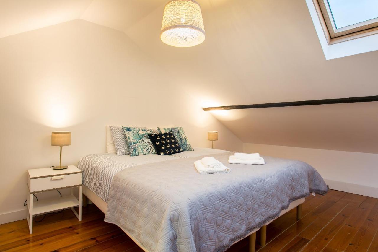 Beautiful House With Patio In Heart! Apartment
