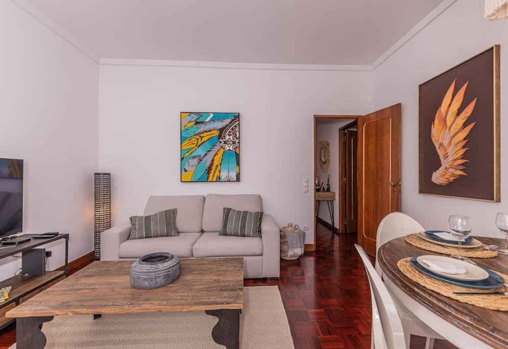 Cozy 3 Bedroom In Front Of The Subway