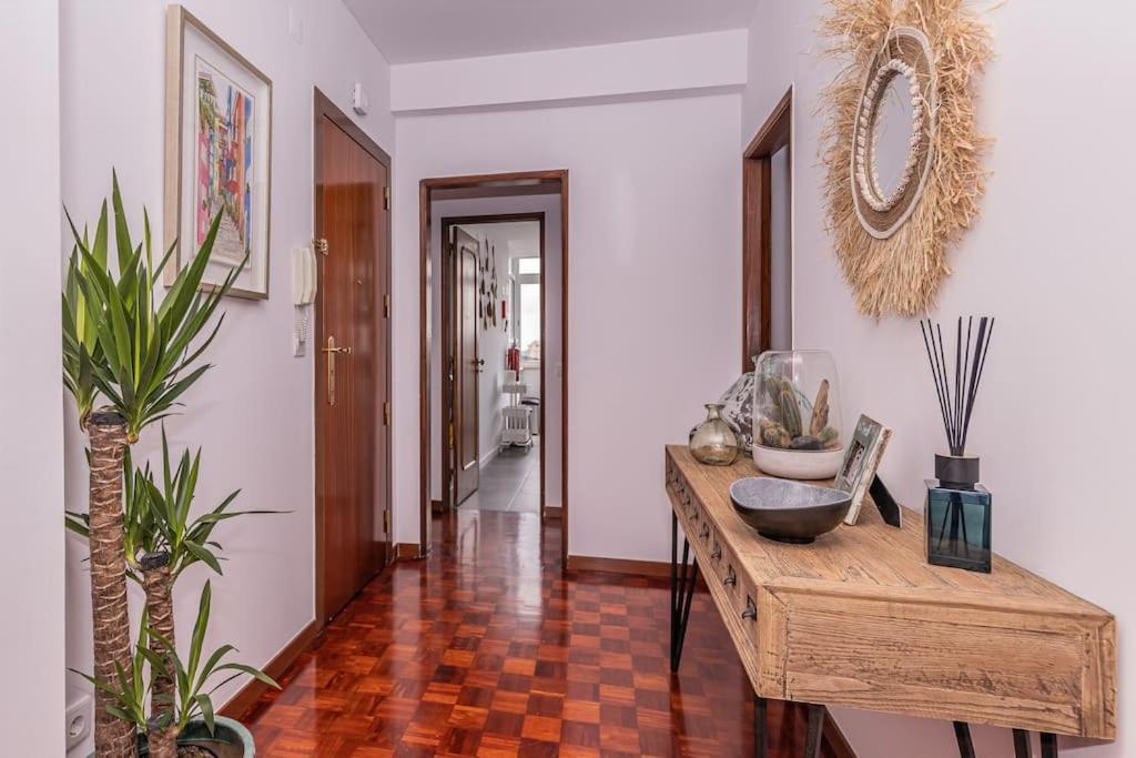 Cozy 3 Bedroom In Front Of The Subway * Lissabon