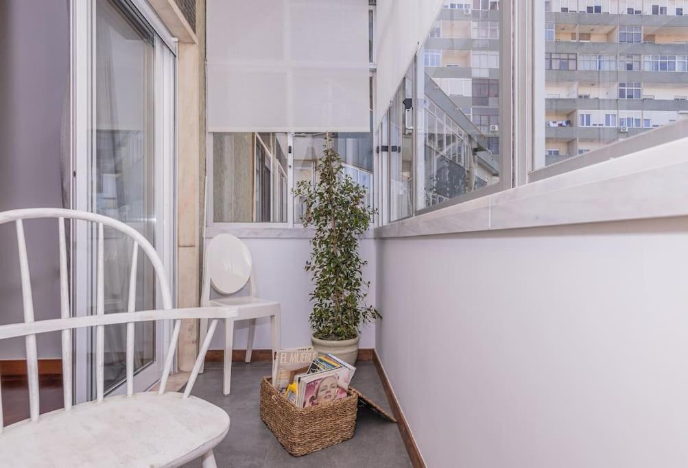 Apartment Cozy 3 Bedroom In Front Of The Subway *