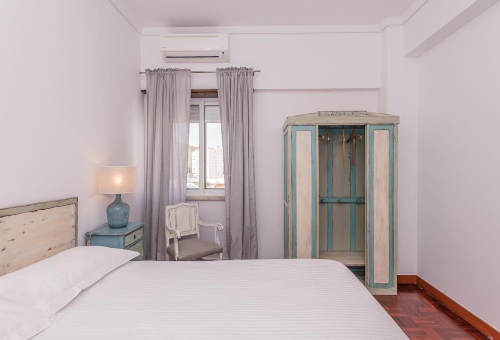Cozy 3 Bedroom In Front Of The Subway * Lissabon