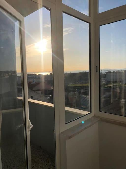 Cozy 3 Bedroom In Front Of The Subway * Lissabon