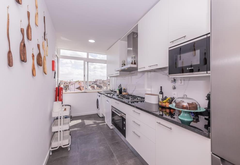 Apartment Cozy 3 Bedroom In Front Of The Subway Lissabon