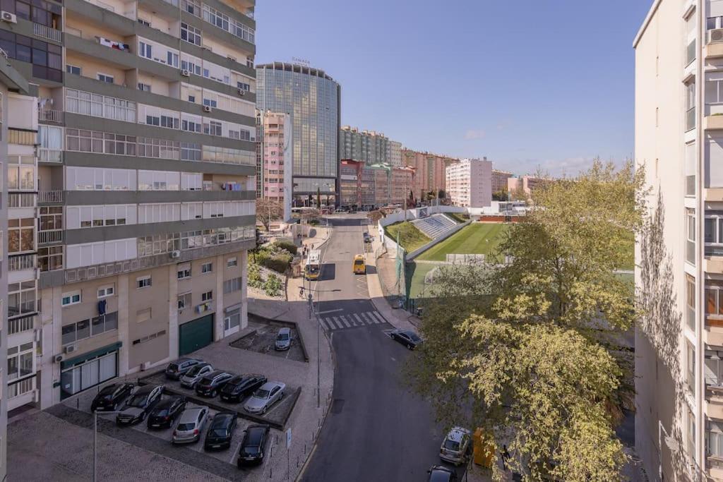 Cozy 3 Bedroom In Front Of The Subway Lissabon
