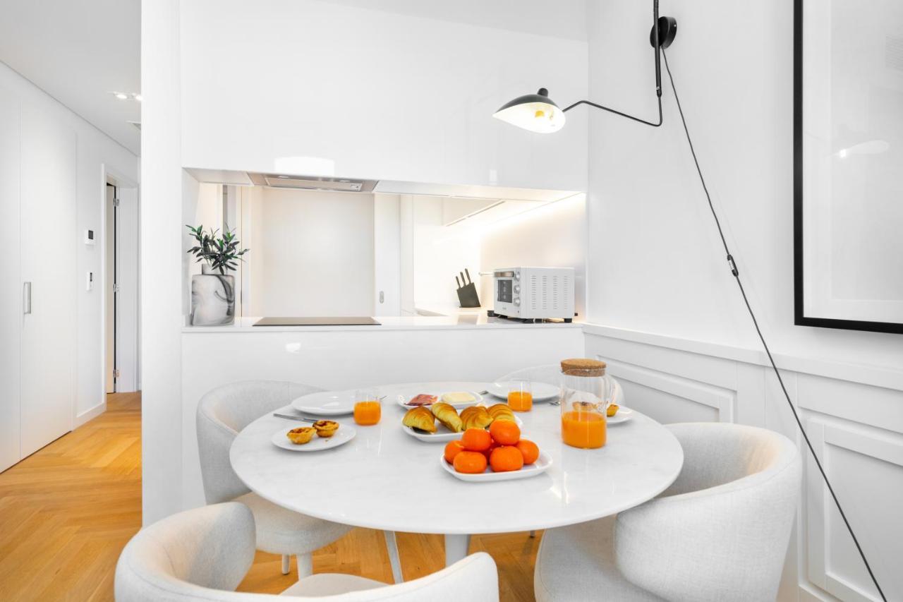 Whome The Boulevard Prime Location With Ac & Elevator Apartment *