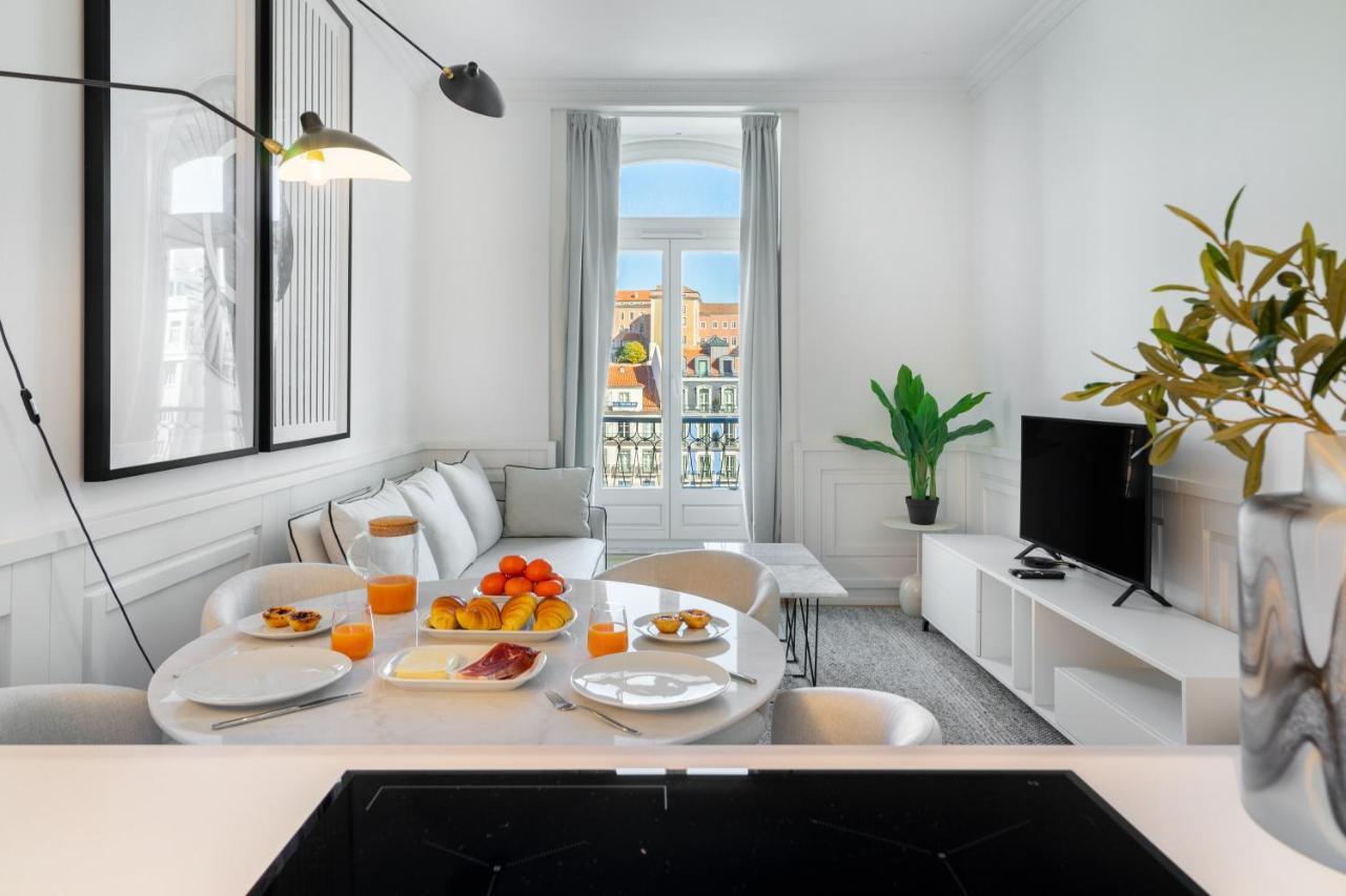 Whome The Boulevard Prime Location With Ac & Elevator Apartment *