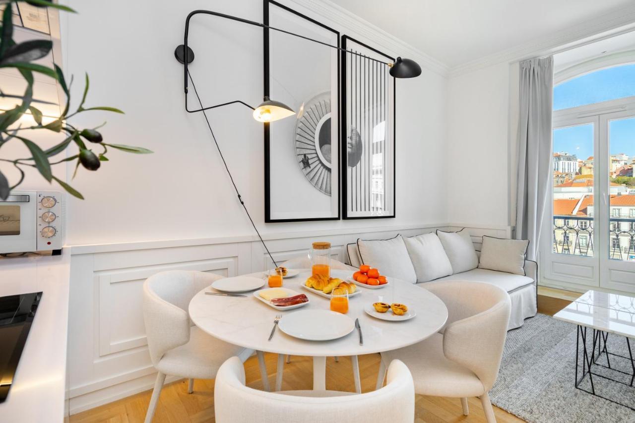 Whome The Boulevard Prime Location With Ac & Elevator Apartment *