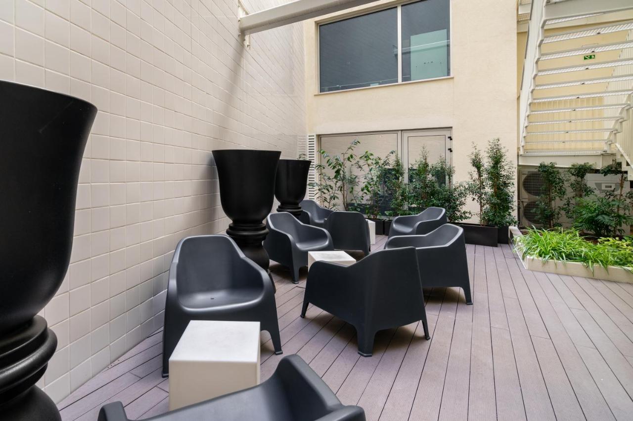 Whome The Boulevard Prime Location With Ac & Elevator