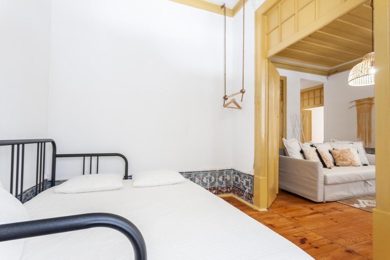 Yellow Tiles In Center Apartment *