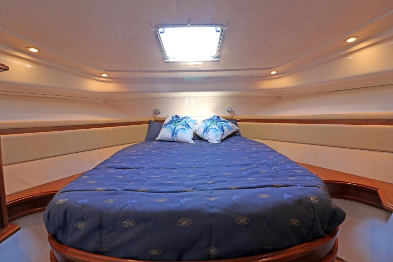 Botel Private Yacht, We Our Guests *