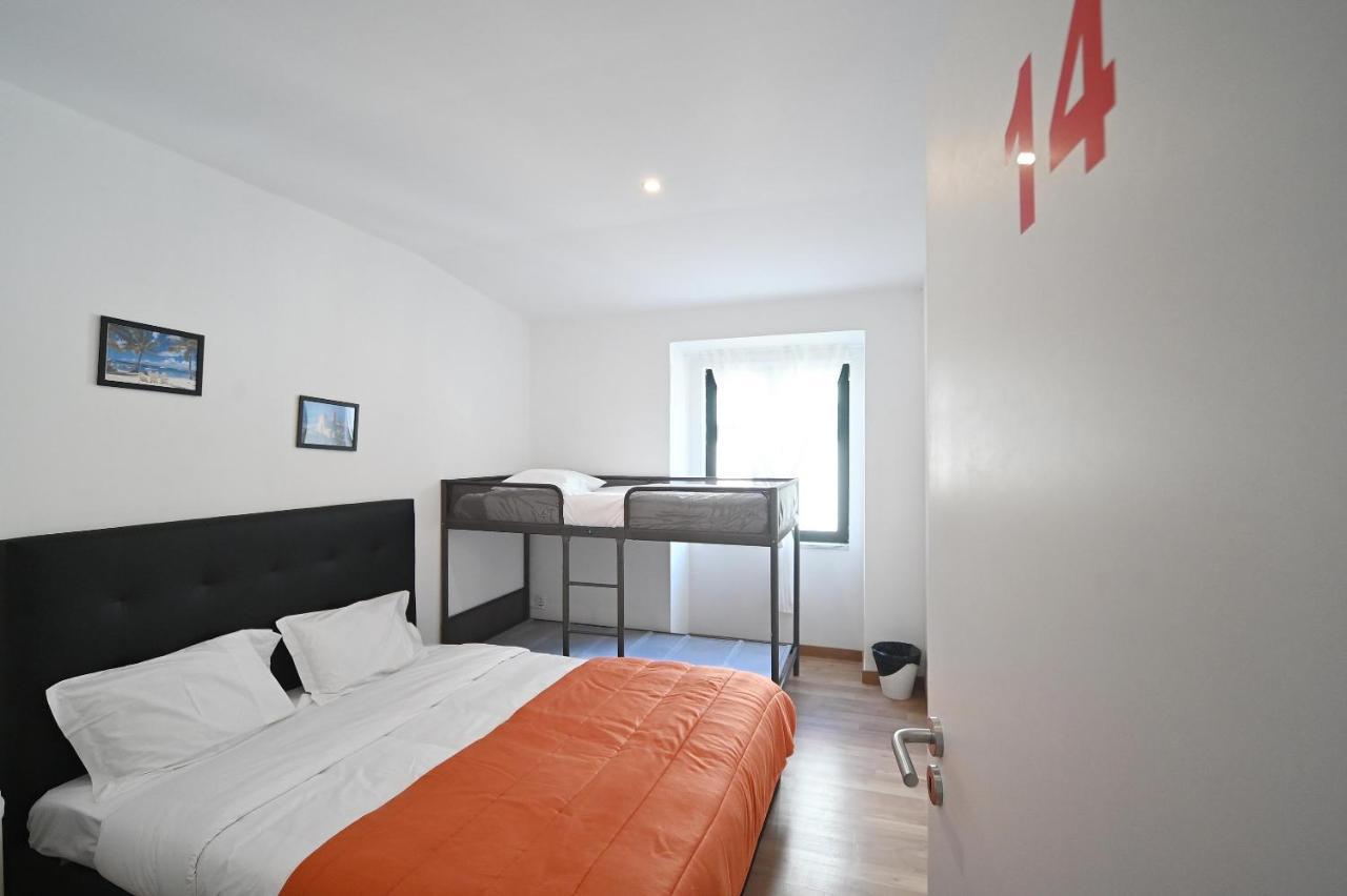 7 Requinte Hostel *