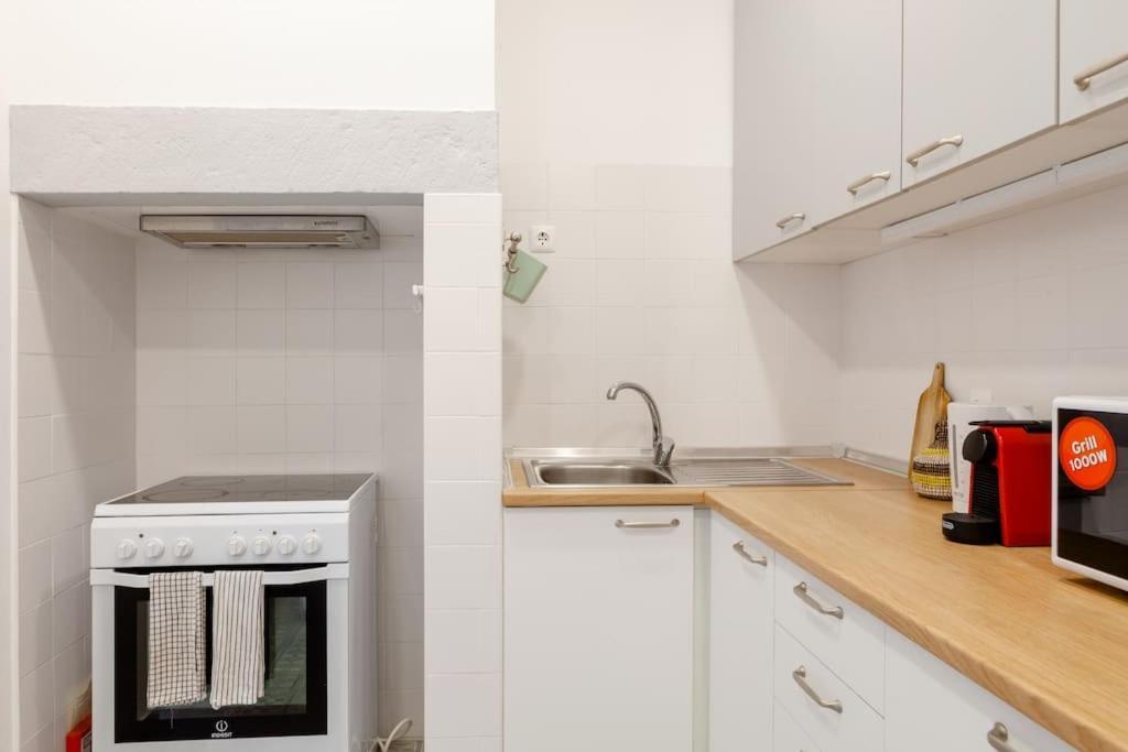 Two Bedroom Cozy Flat By River In Quiet Art Zone Appartement Lisboa