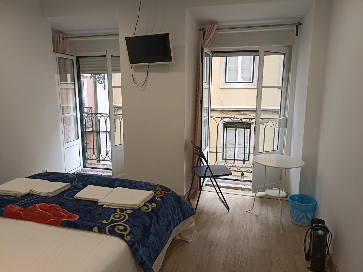 Casa de hóspedes Martim Moniz 28 *
