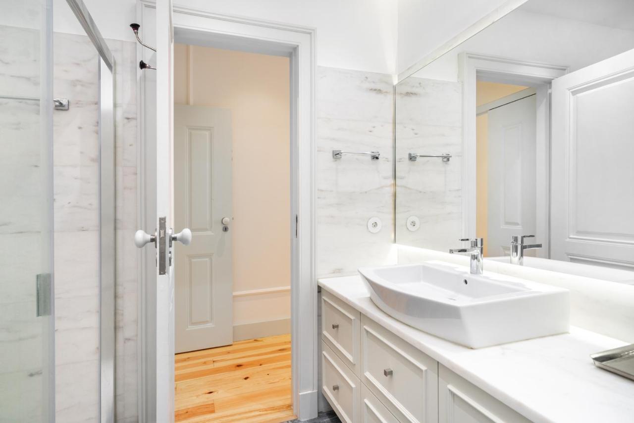 Appartement Whome Luxury In Prime Location W/ Ac, Lift & Private Patio Lisboa