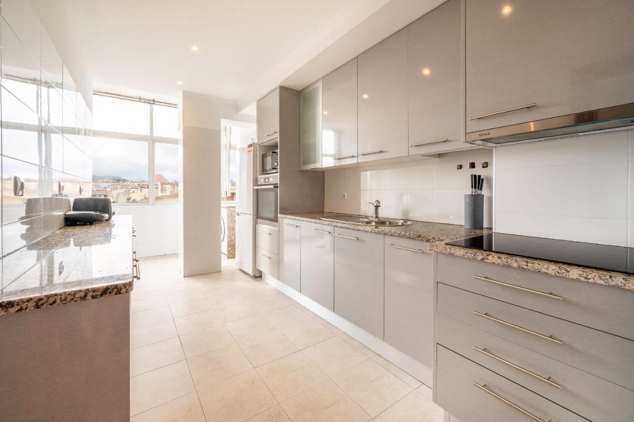 Guestready - Bright Flat Near Rio De Mouro Station * Lissabon
