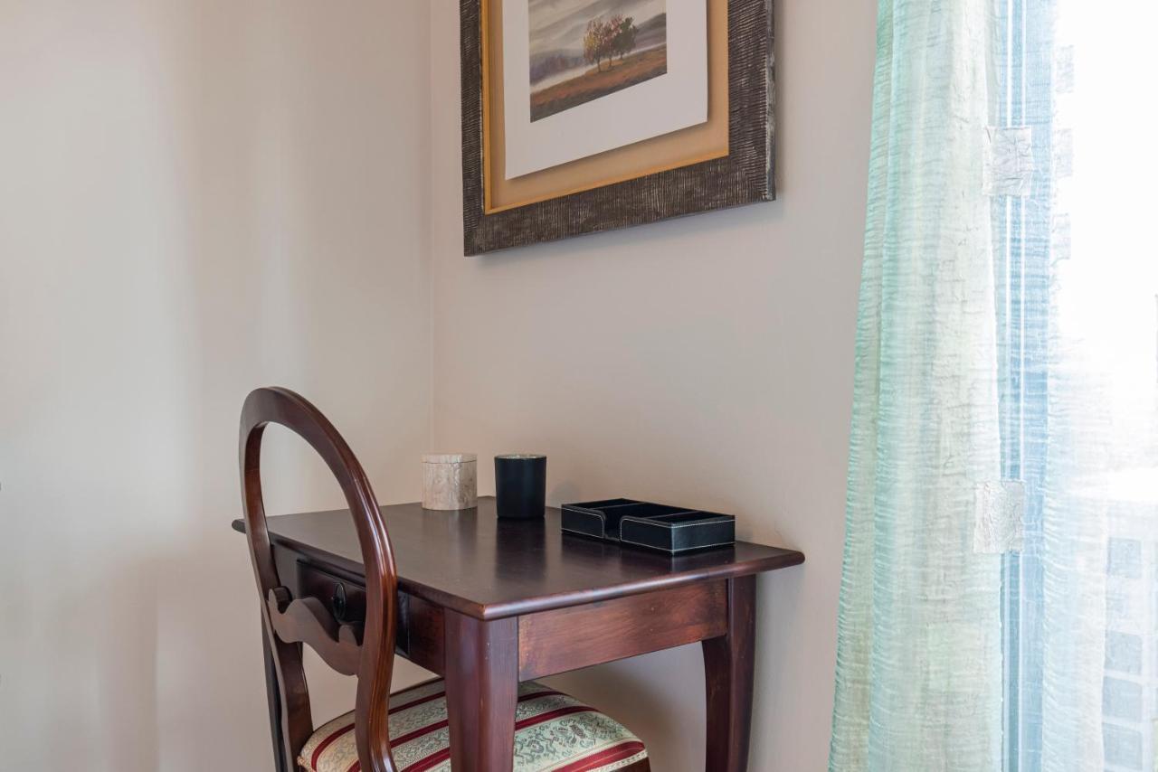 Appartement Fancy W/metro At Doorstep By Lovelystay