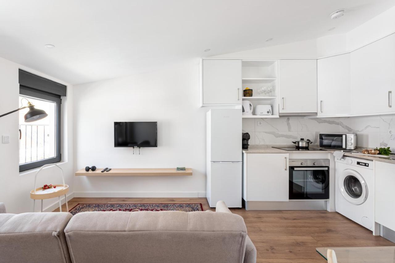 Altido Sunny Apt With Terrace Near Centre Lissabon