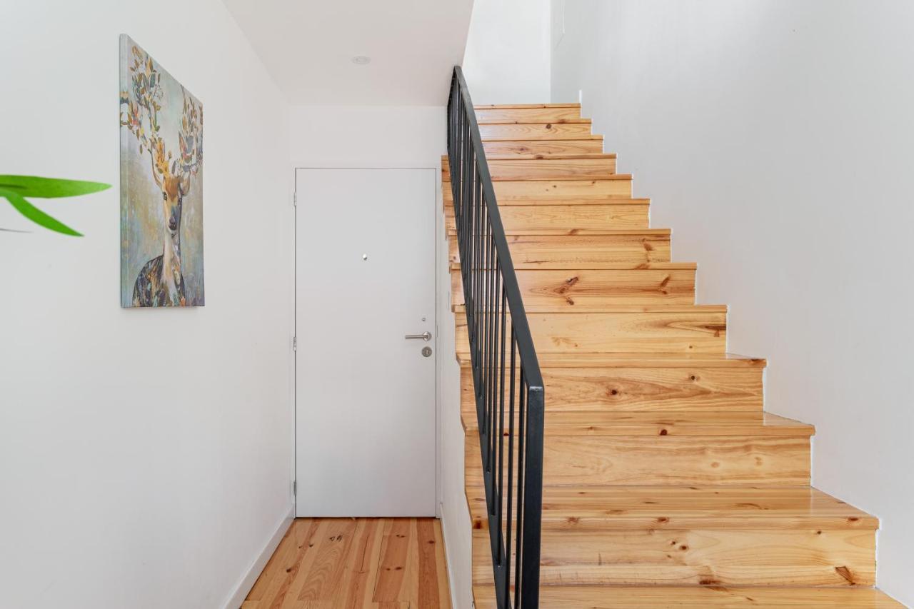 Altido Sunny Apt With Terrace Near Centre Lissabon