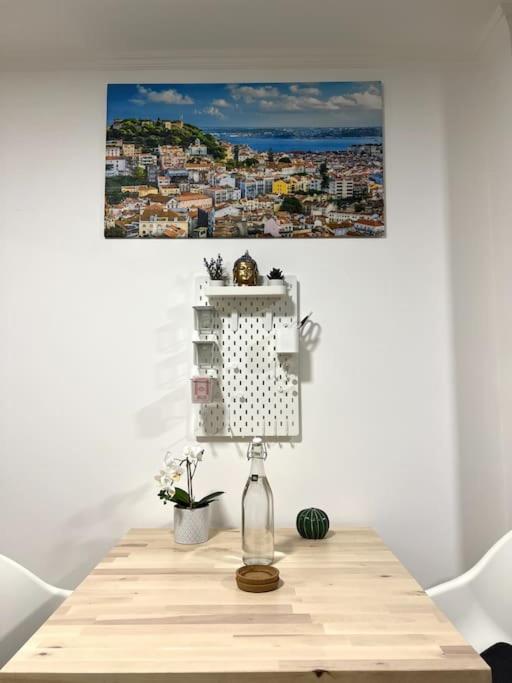 Artistic Digital Getaway - Patio & Great Location! * Lisbon