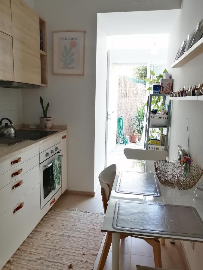 Encantador Com Patio Apartment Lissabon