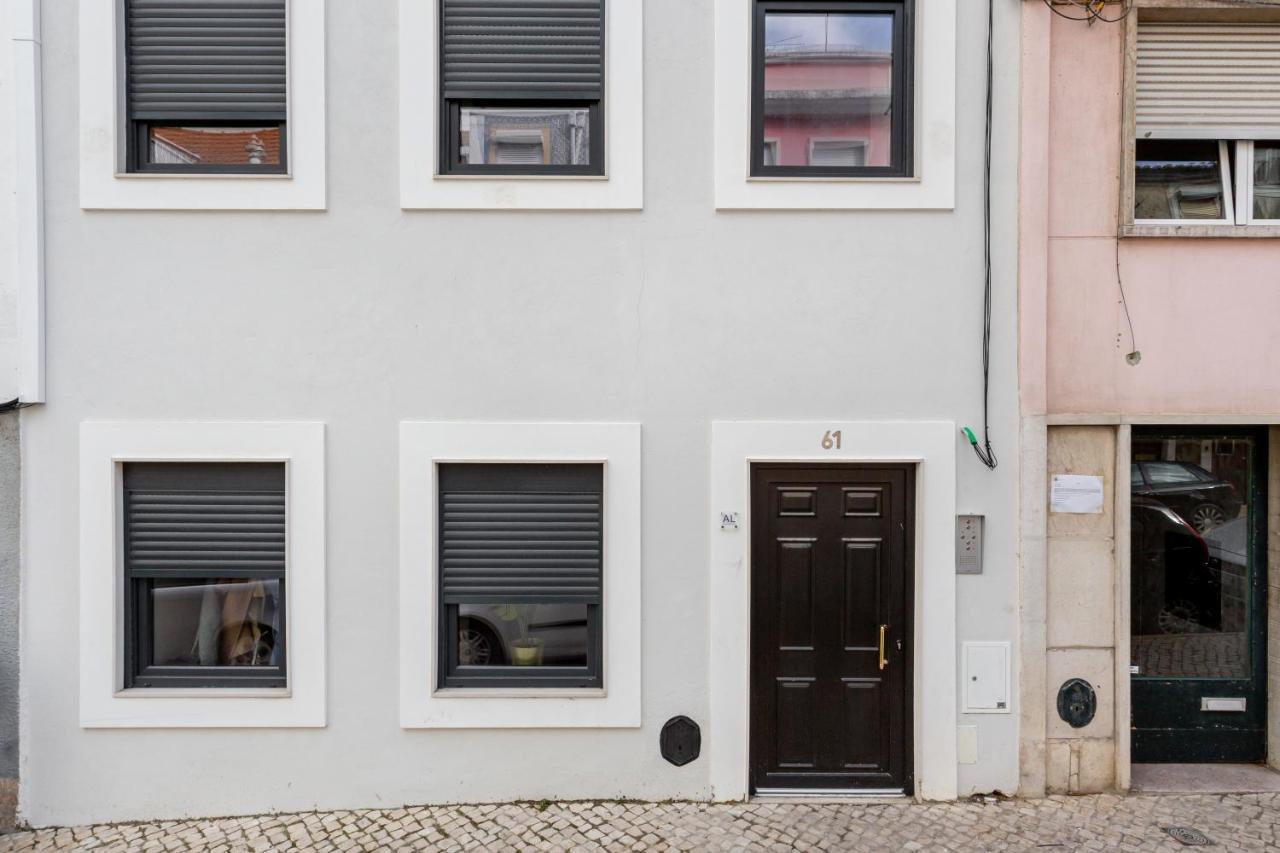 Altido Sunny Apt With Terrace Near Centre Lissabon
