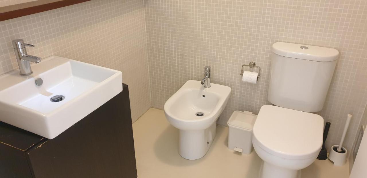 5min Walk From Subway Station & Free Parking Apartment Lissabon