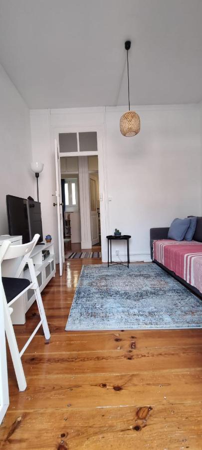 Charming To Rent Apartment Lissabon