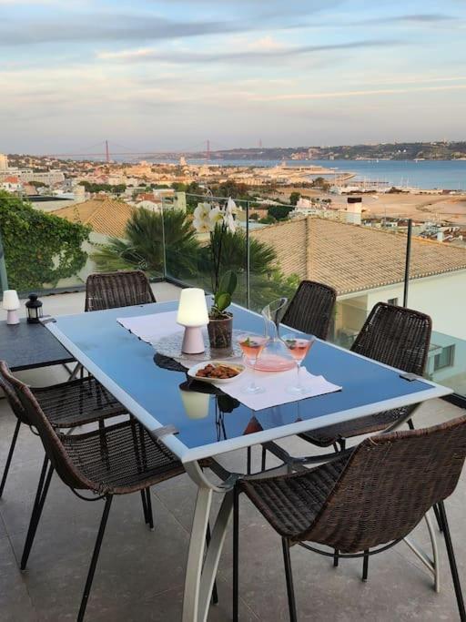 Modern With Sea & River View Pool And Gym. Villa Lissabon