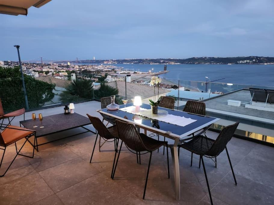 Modern With Sea & River View Pool And Gym. Villa Lissabon